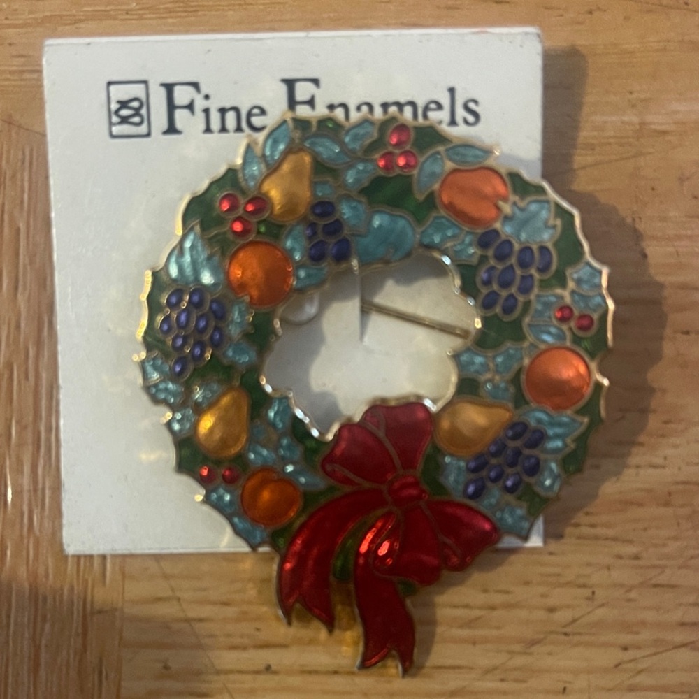 Festive Wreath Brooch - Multicolor